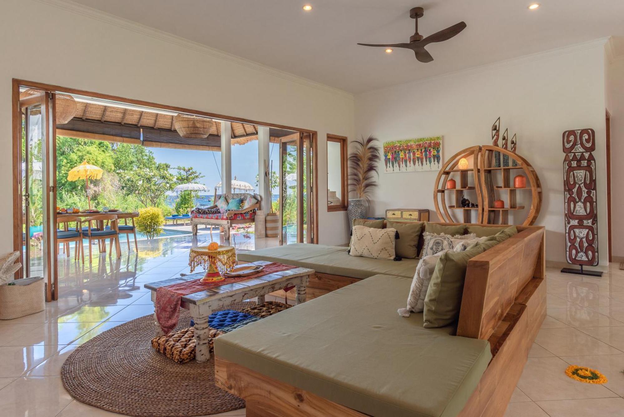 Absolute Beach Front Villa Umeanyar Exterior photo