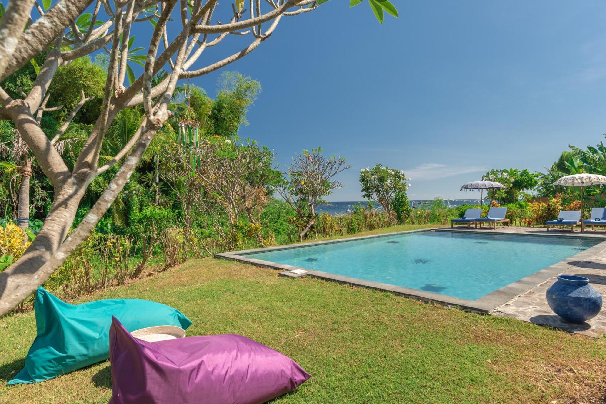 Absolute Beach Front Villa Umeanyar Exterior photo