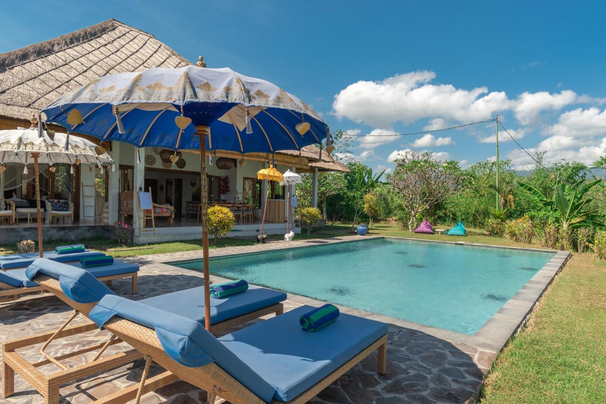 Absolute Beach Front Villa Umeanyar Exterior photo